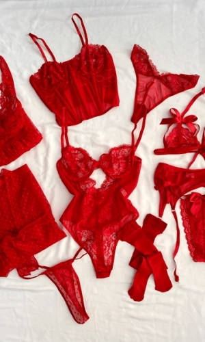 10 Parça Kırmızı Kombin