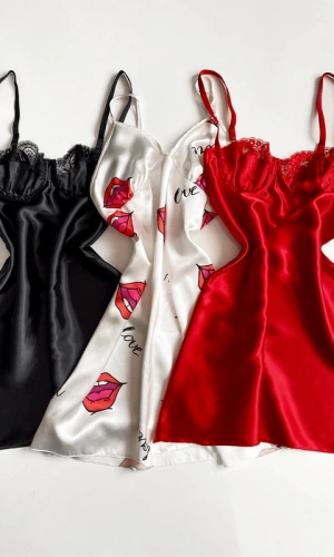 3 Renk Göğüs Dantel Detaylı Yumuşak Saten Gecelik Set (Gizli Gönderi)