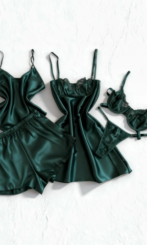 5 Parça Yeşil Saten Dev Kombin