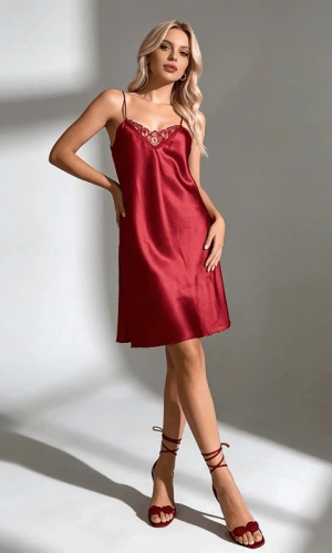 Bordo Dantel Detaylı Yumuşak Saten Gecelik