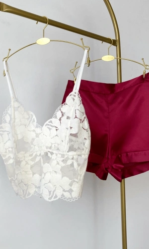 Askılı Dantel Büstiyerli Saten Şortlu Takım