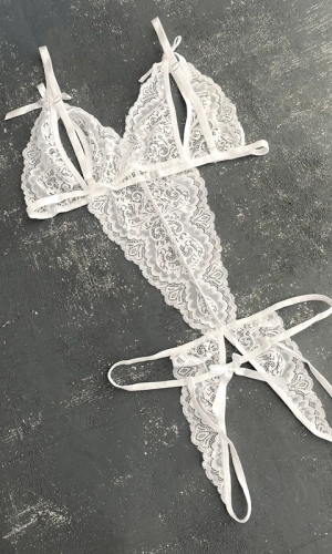 Beyaz Özel Bölgesi Açık Dantel Detaylı Bodysuit