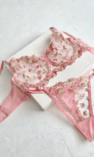 Büyük Beden Küçük Çiçek İşlemeli Sütyen Takım