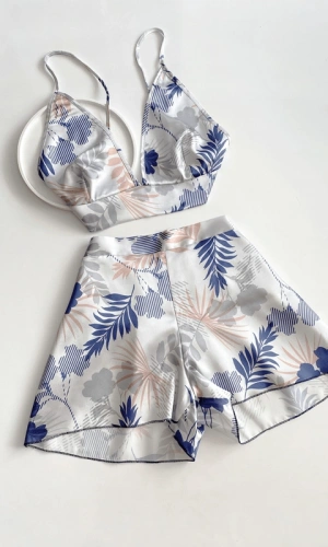 Çiçek Desenli Saten Şortlu Takım