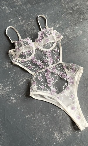 Çiçek Detaylı Bodysuit