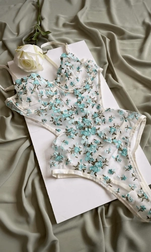 Çiçek Detaylı Bodysuit