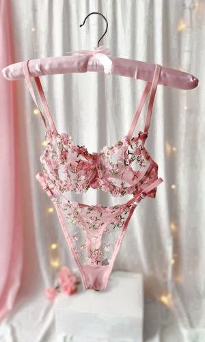 Floral Underwire Bra Set