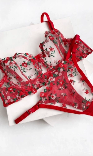 Çiçekli Balenli Sütyen Takım