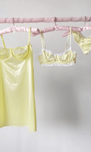 Dantel Detaylı Gecelik & Kareli Balenli Sütyen Takım Kombin