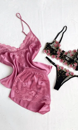 Dantel Detaylı Şortlu Takım & Çiçek İşlemeli Sütyen Takım Kombin