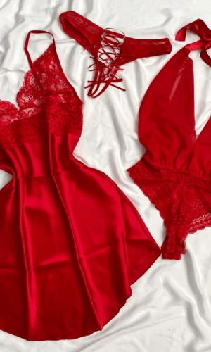 Dantelli Saten Gecelik & Göğüs Dekolteli Boyundan Bağlamalı Bodysuit Kombin