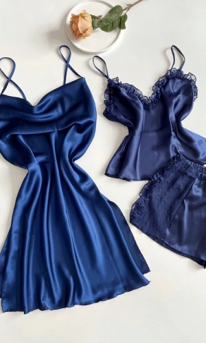 Degaje Yaka Gecelik & Fırfır Detaylı Şortlu Takım Kombin