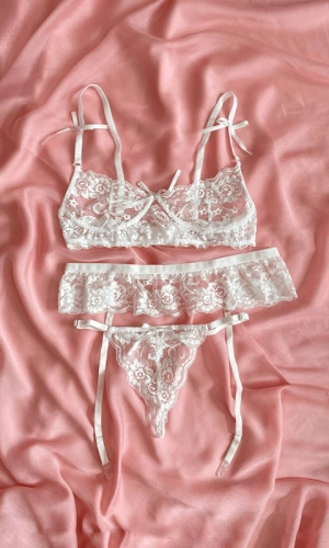 Ekru Dantel Detaylı Jartiyer Takım