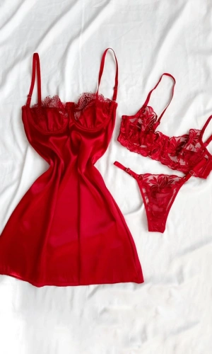 Göğüs Dantel Detaylı Saten Gecelik & Dal İşlemeli Sütyen Takım Kombin