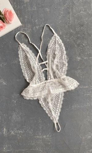 Göğüs Dekolteli Bodysuit