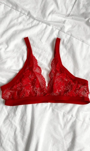 Halka Detaylı Desteksiz Sütyen