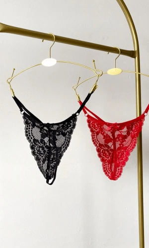 Halka Detaylı String Kombin