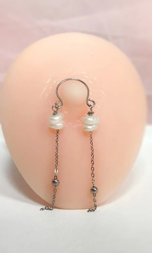 İncili Çelik Zincir Detaylı Delme Gerektirmeyen Göğüs Ucu Piercingi