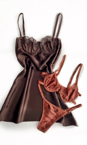 Kahverengi Dantel Detaylı Balenli Sütyen Takım & Saten Gecelik Kombin