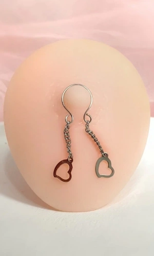 Kalpli Çelik Zincir Detaylı Delme Gerektirmeyen Göğüs Ucu Piercingi