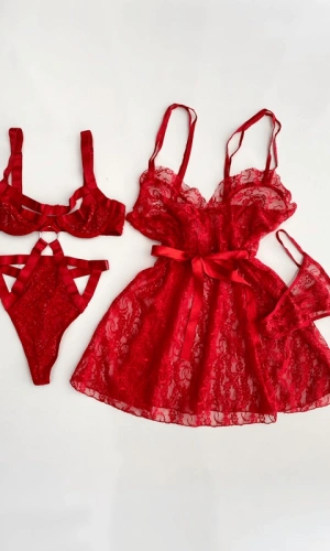 Kırmızı Kristal Bodysuit & Tül Gecelik Kombin