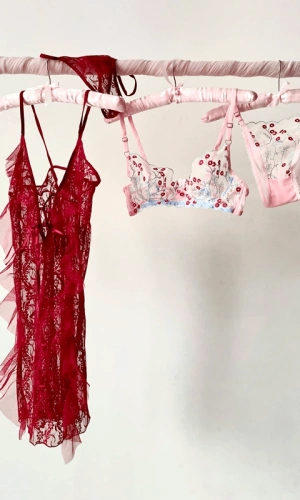 Kurdela Yaka Tül Gecelik & Çiçek İşlemeli Sütyen Takım Kombin