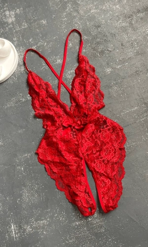 Özel Bölgesi Açık Dantel Bodysuit