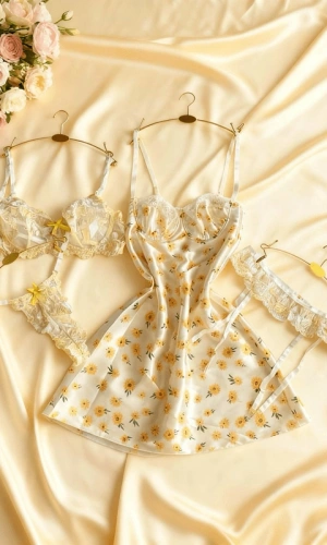 Sarı Çiçekli Yumuşak Saten Gecelik & Jartiyer Takım Kombin