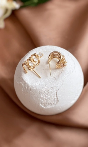 Sıralı Taşlı Küpe