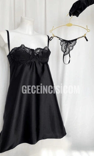 Siyah Göğüs Dantel Detaylı Saten Gecelik & Zincir Detayli String Kombin