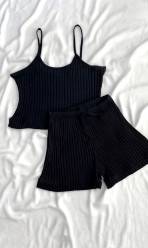 Siyah Pamuklu Askılı Üstlü Şortlu Takım