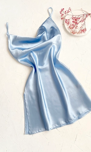 Yırtmaçlı Degaje Yaka Saten Gecelik