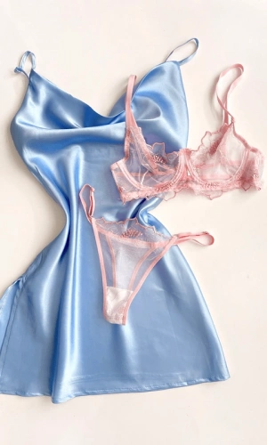 Yırtmaçlı Degaje Yaka Saten Gecelik & Balenli Sütyen Takım Kombin