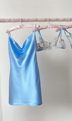 Yırtmaçlı Degaje Yaka Saten Gecelik & Balenli Sütyen Takım Kombin