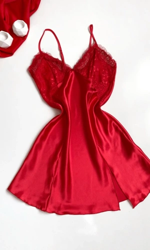 Yırtmaçlı Saten Gecelik