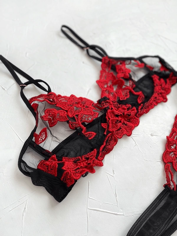 Floral Lace Underwire Bra Set