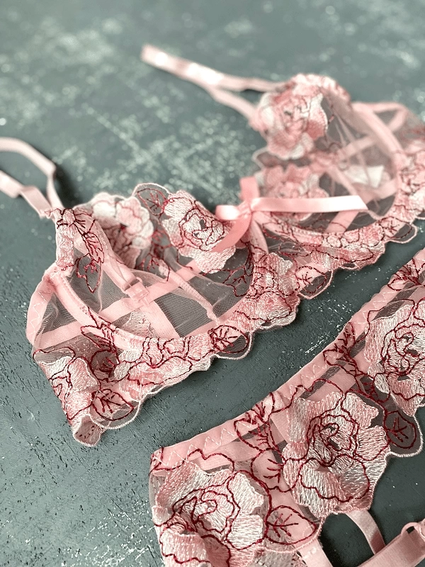 Rose Embroidered Underwire Garter Set