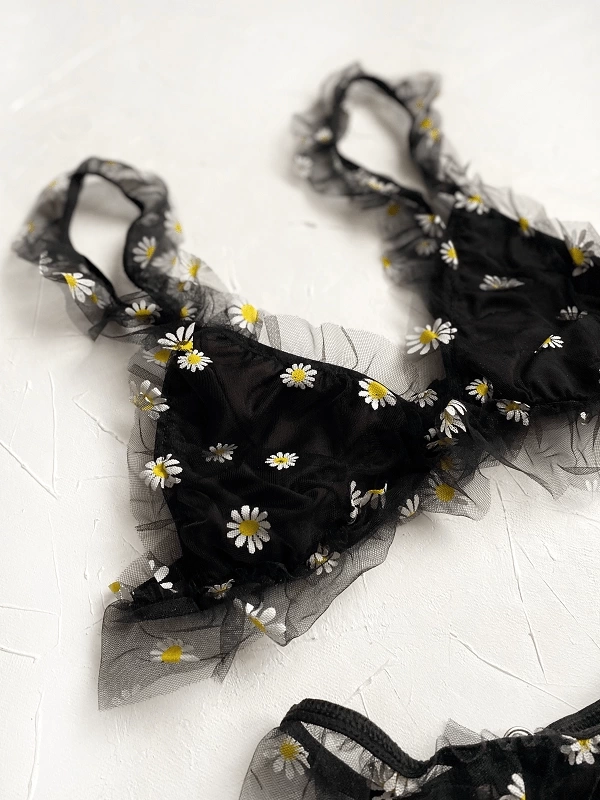 Daisy Patterned Bra Set