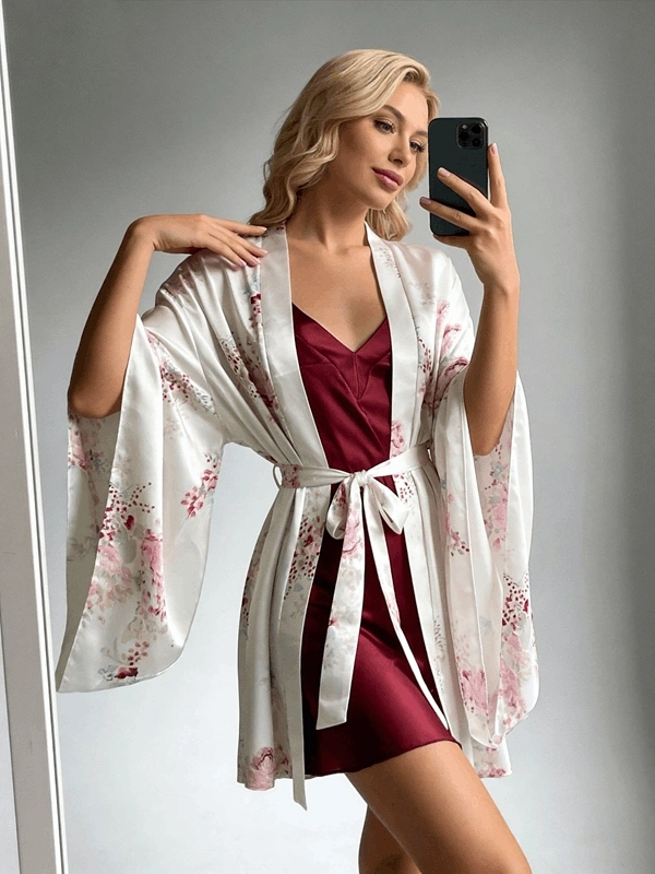 Çiçekli Yarasa Kol Yumuşak Saten Sabahlıklı Takım