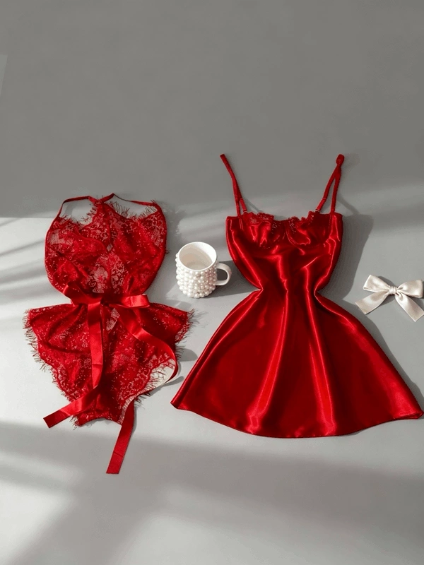 Kırmızı Dantel Detaylı Dekolteli Bodysuit & Göğüs Dantel Detaylı Saten Gecelik