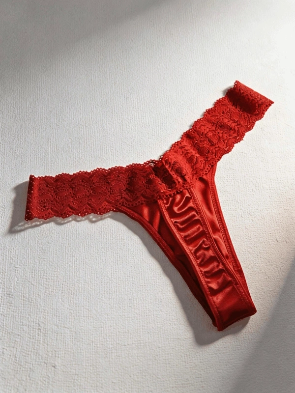 Sevgililer Günü Özel Çiçek Kırmızı Tanga