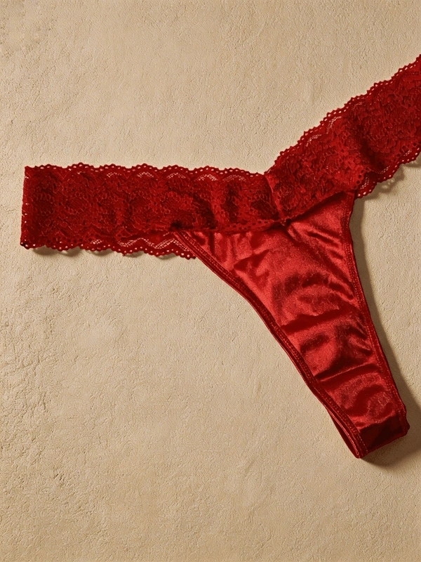 Sevgililer Günü Özel Çiçek Kırmızı Tanga