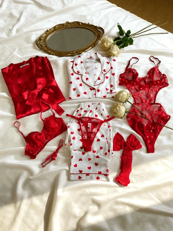 8 Parça Kırmızı Saten Dev Kombin