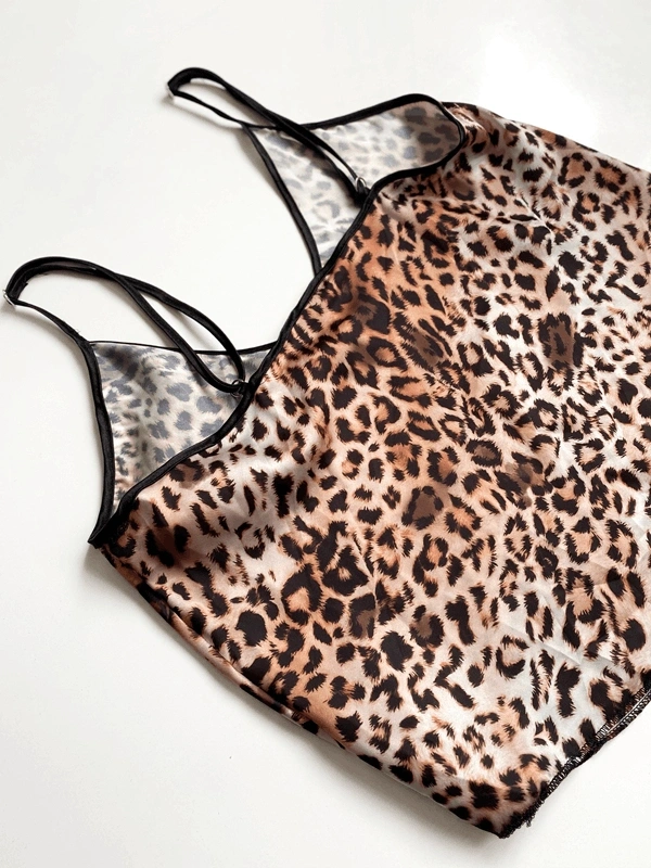 Kahverengi Leopar Askılı Saten Şortlu Takım