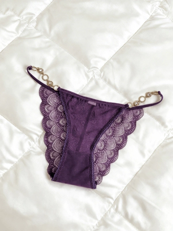 Mor Taş & Dantel Detaylı Tanga