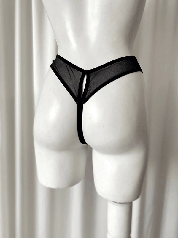 Siyah Özel Bölgesi Açık Zincir Detaylı Tanga