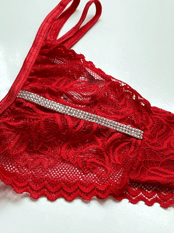 Kırmızı Taş Ve Dantel Detaylı Tanga