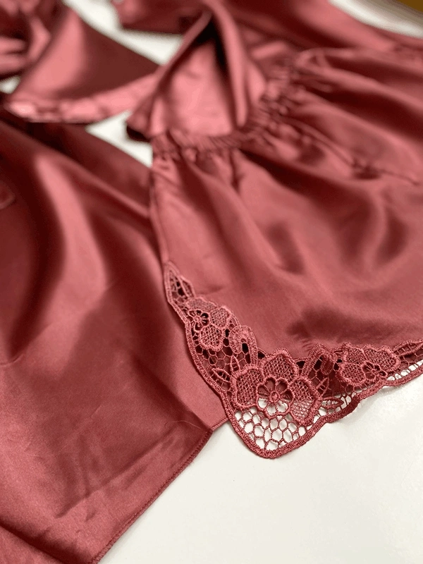 Saten Dantel Detaylı Sabahlık Şortlu Takım