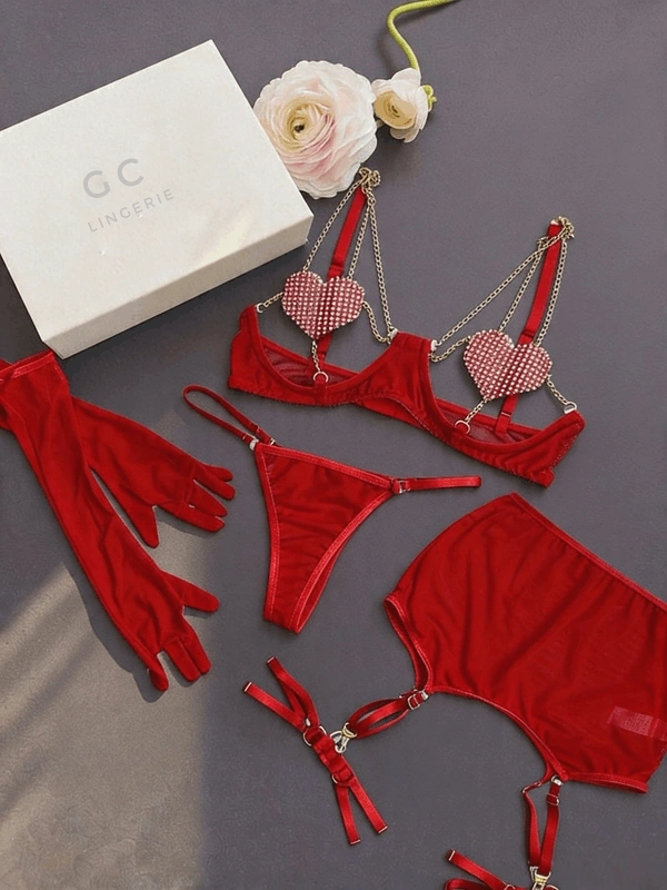 Kırmızı Kalp ve Demir Aksesuarlı Eldivenli Jartiyer Takım