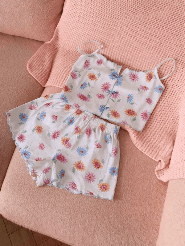 Baby Overloklu Çiçekli Şortlu Takım